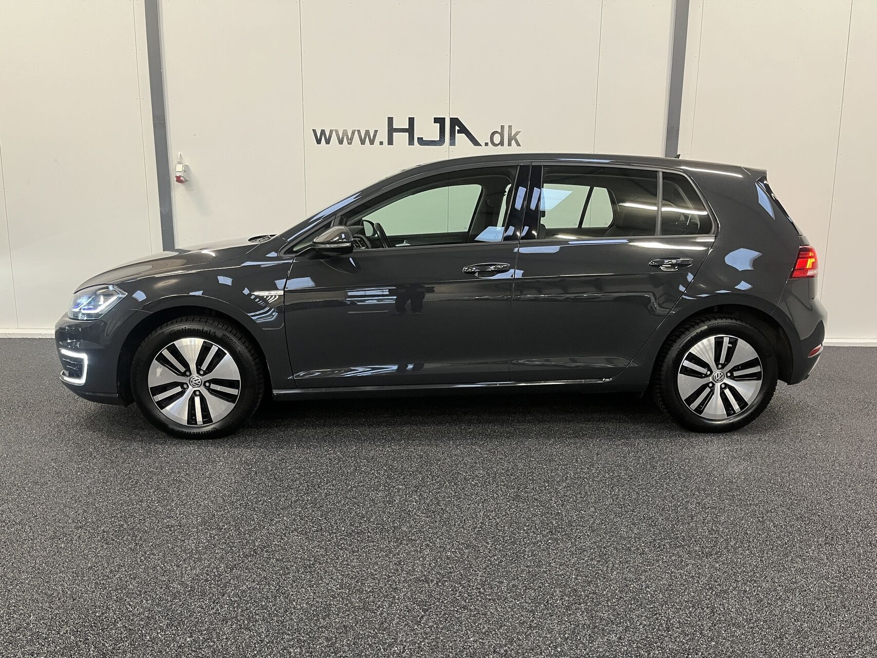 Grå VW e-Golf fra 2020