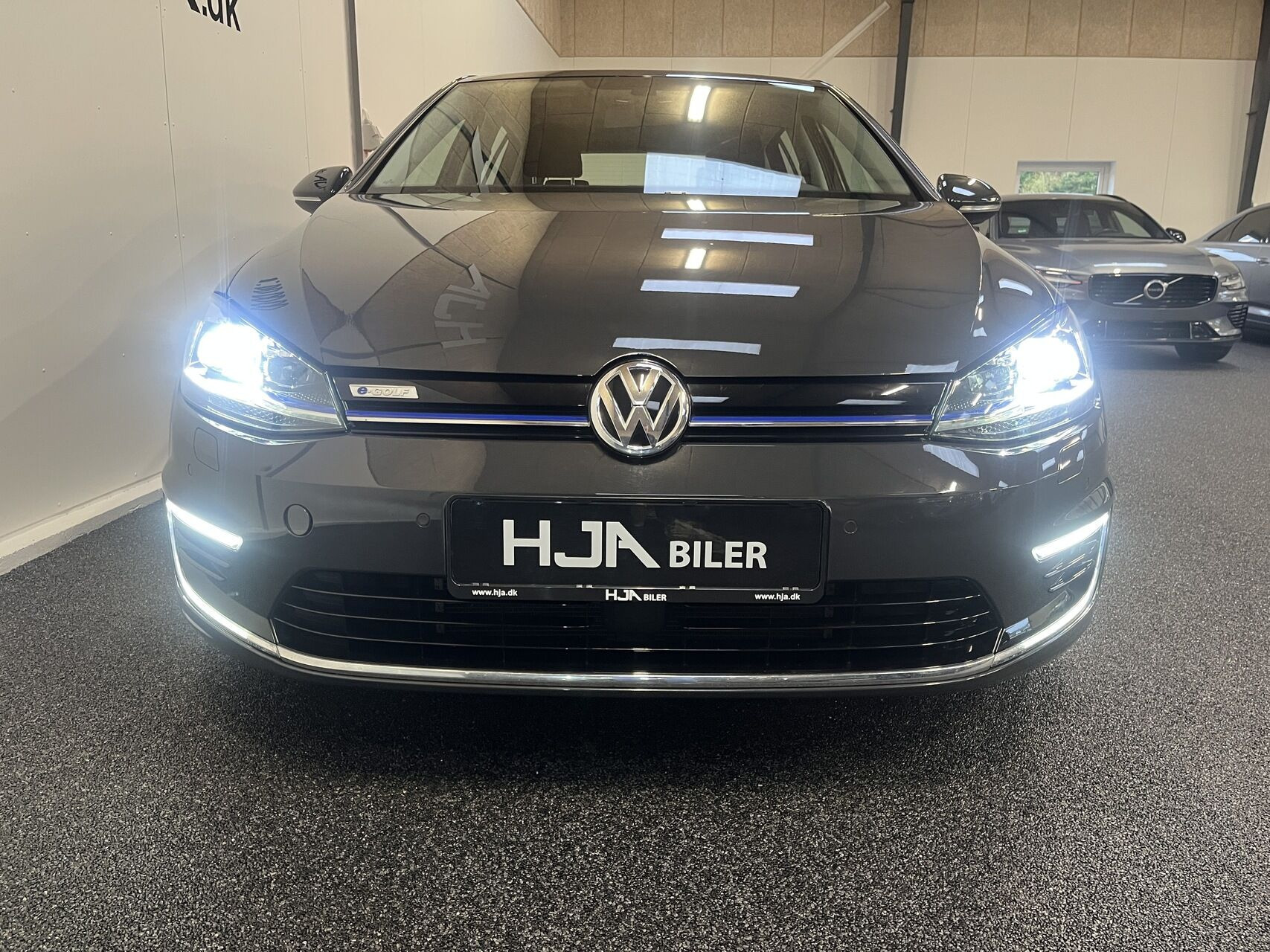 Grå VW e-Golf fra 2020