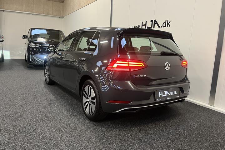 Grå VW e-Golf fra 2020