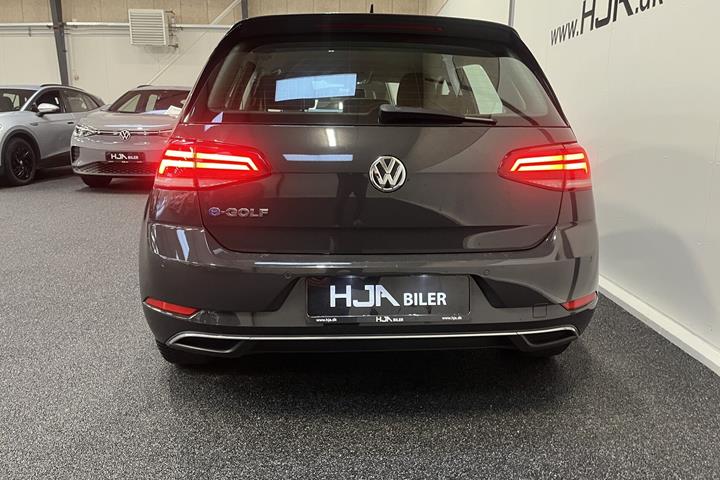 Grå VW e-Golf fra 2020