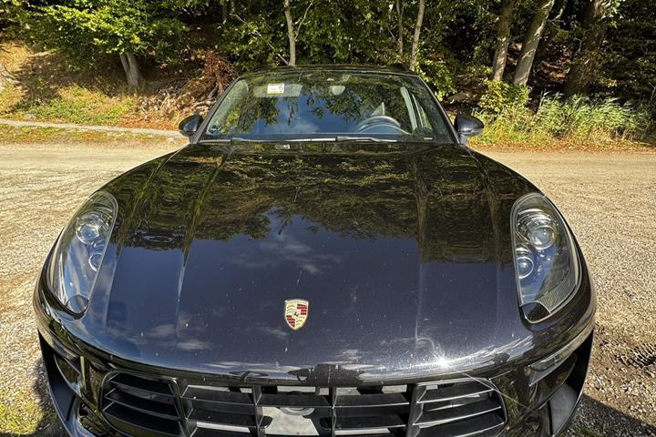 Sort Porsche Macan fra 2015