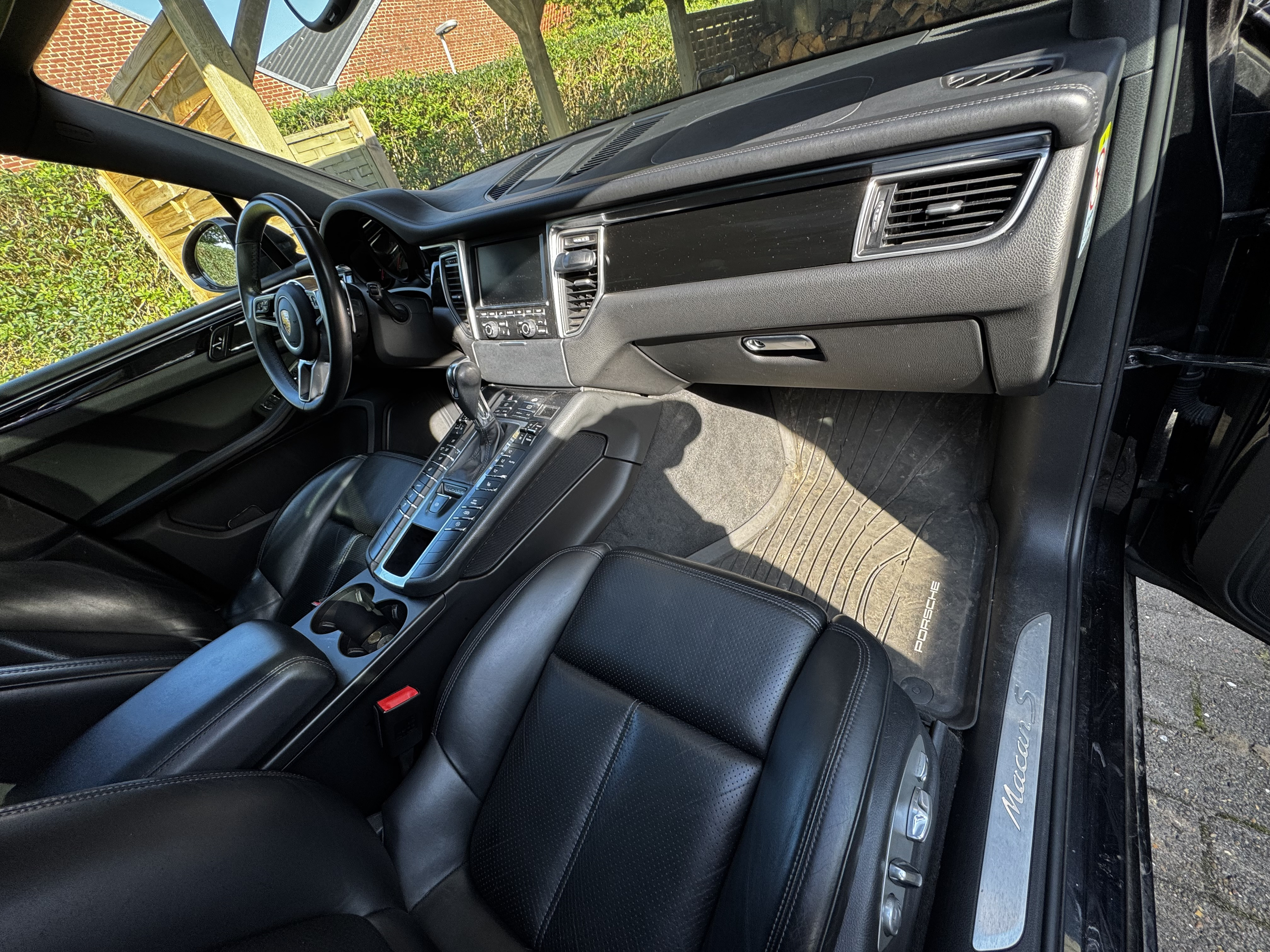 Sort Porsche Macan fra 2015