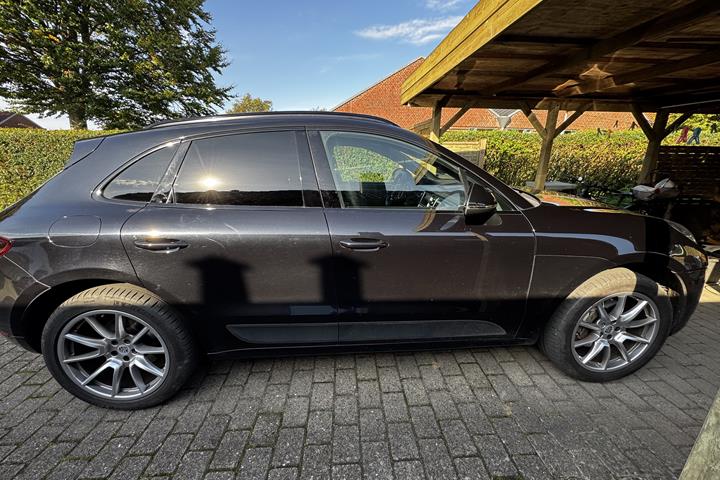 Sort Porsche Macan fra 2015