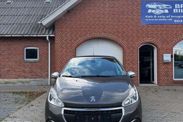 undefined Peugeot 208 fra 2018
