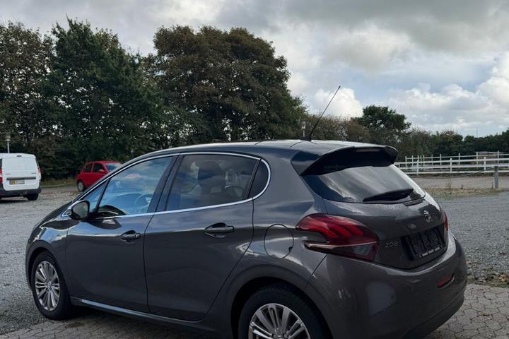 undefined Peugeot 208 fra 2018