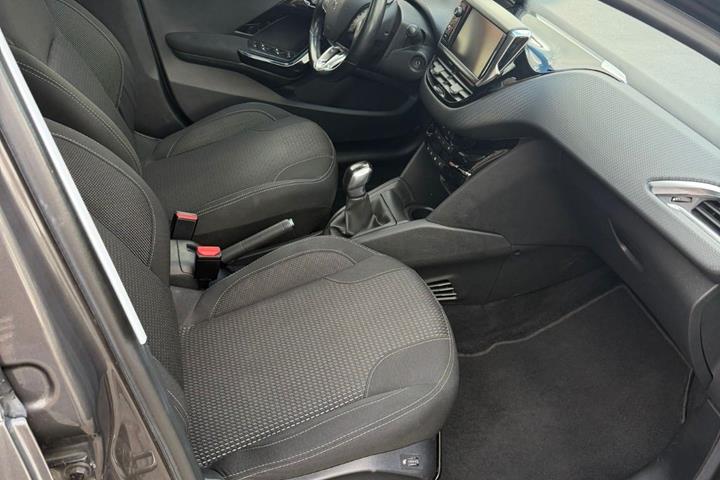 undefined Peugeot 208 fra 2018