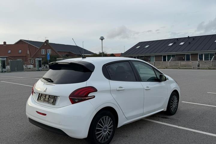 undefined Peugeot 208 fra 2018