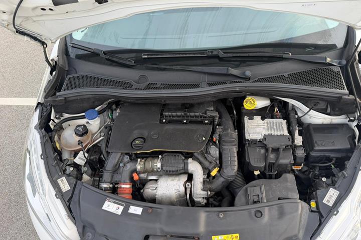 undefined Peugeot 208 fra 2018