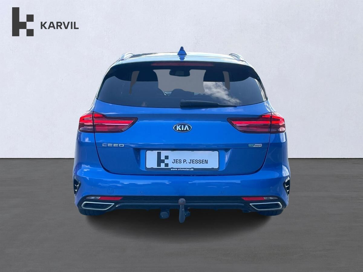 Blå Kia Ceed fra 2021