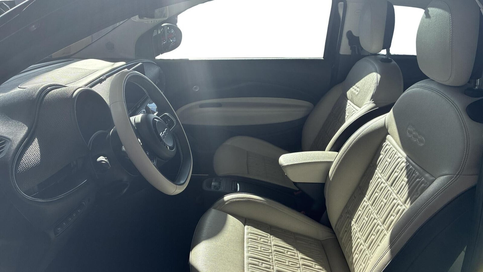 Sort Fiat 500e fra 2023