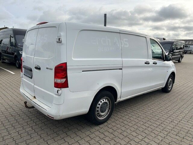 Hvid Mercedes Vito 116 fra 2021