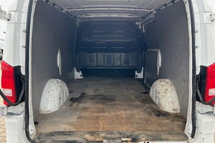 Hvid Mercedes Vito 116 fra 2021