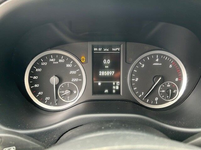 Hvid Mercedes Vito 116 fra 2021