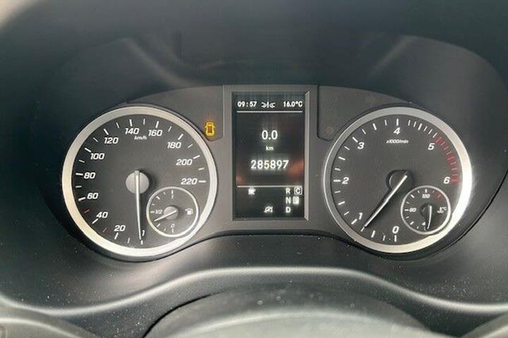 Hvid Mercedes Vito 116 fra 2021
