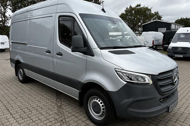 Sølv Mercedes Sprinter 316 fra 2020