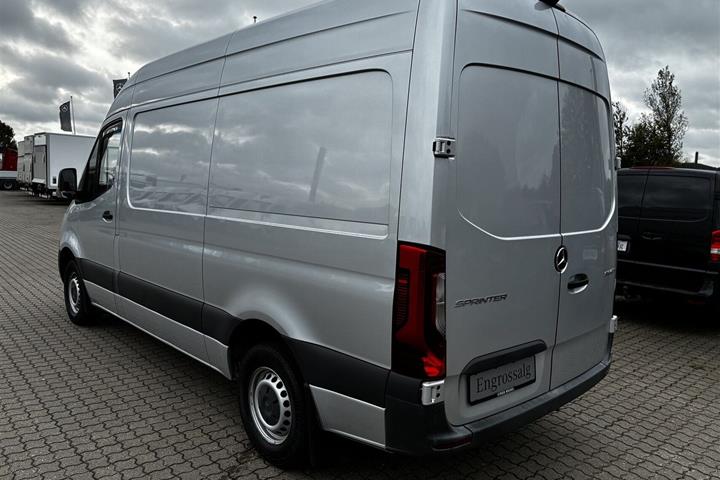 Sølv Mercedes Sprinter 316 fra 2020