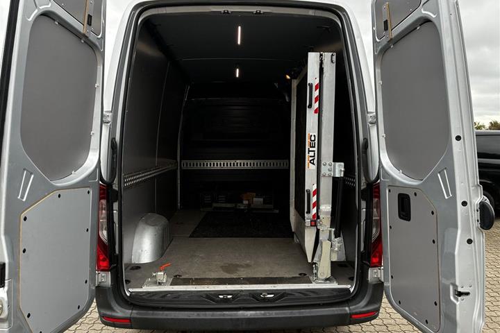 Sølv Mercedes Sprinter 316 fra 2020