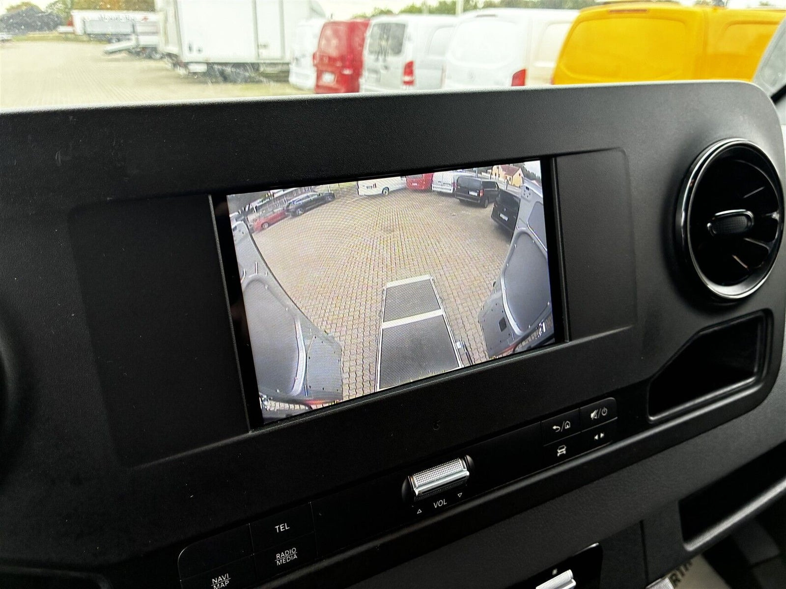 Sølv Mercedes Sprinter 316 fra 2020
