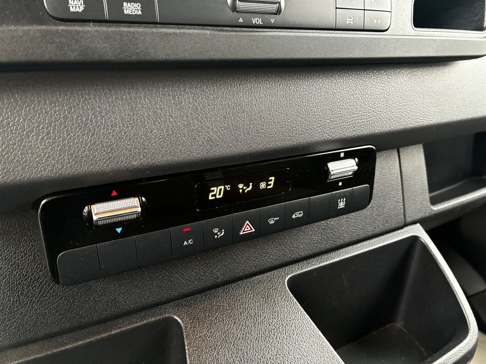 Sølv Mercedes Sprinter 316 fra 2020