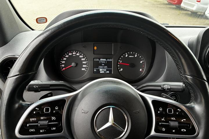 Sølv Mercedes Sprinter 316 fra 2020
