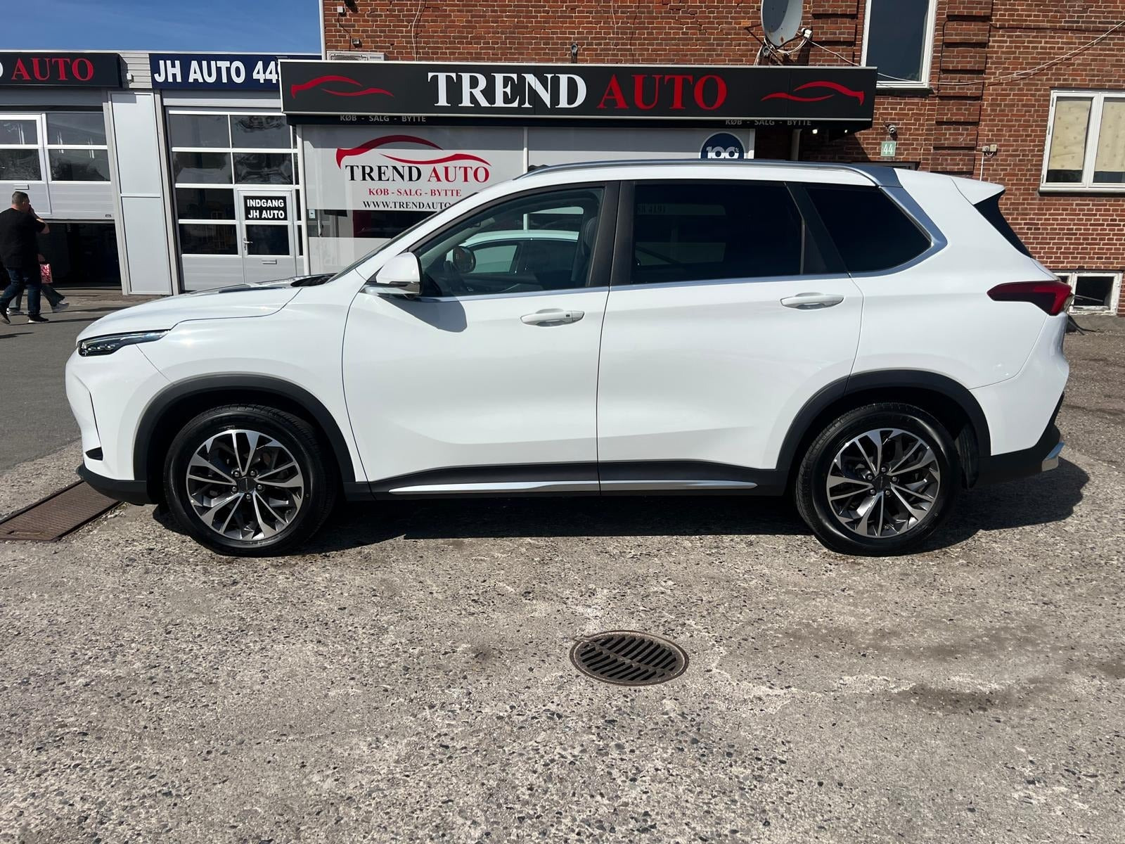 Hvid Maxus Euniq6 fra 2022