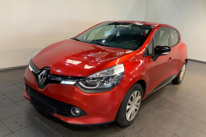 Rød Renault Clio IV fra 2014