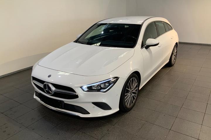 Hvid Mercedes CLA200 fra 2020 set udefra