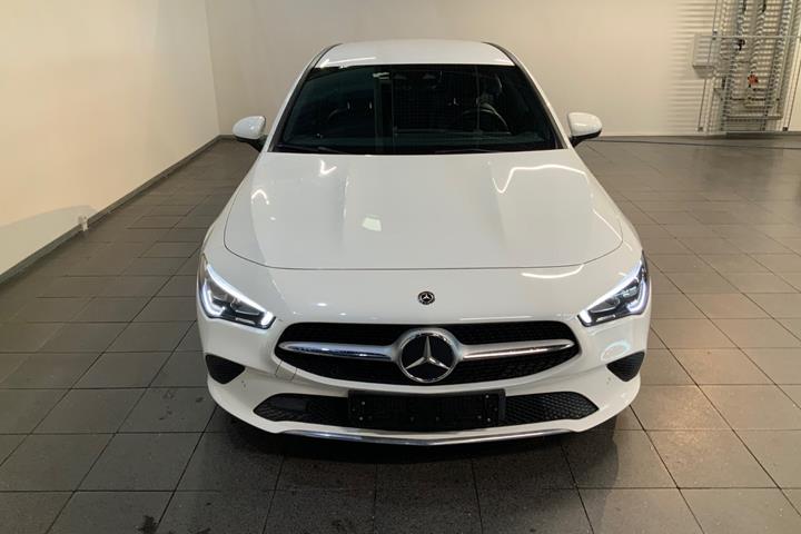 Hvid Mercedes CLA200 fra 2020
