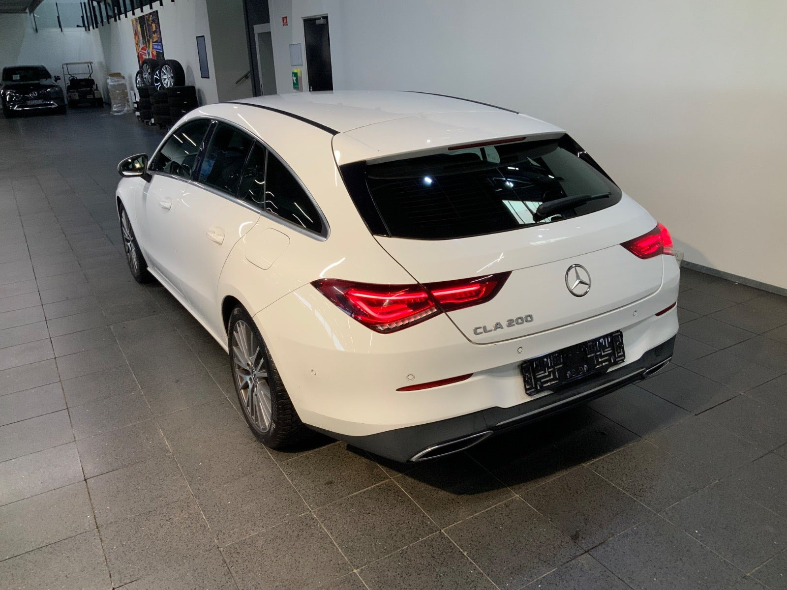 Hvid Mercedes CLA200 fra 2020