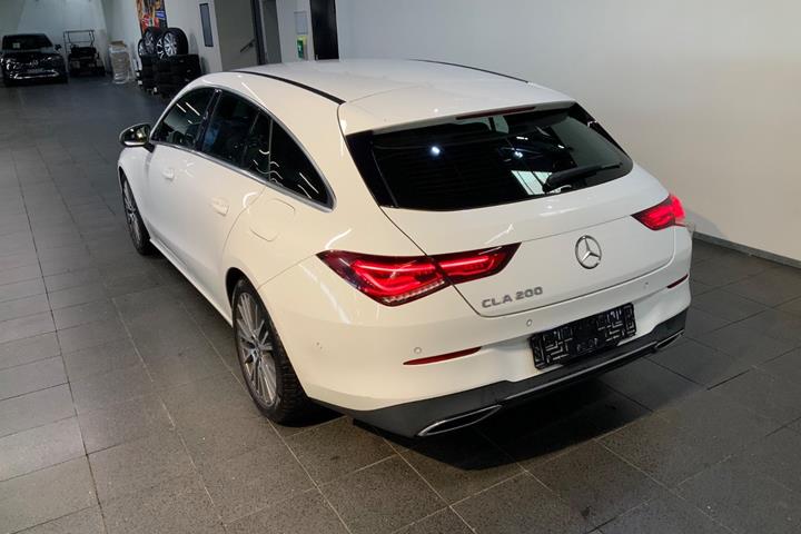 Hvid Mercedes CLA200 fra 2020