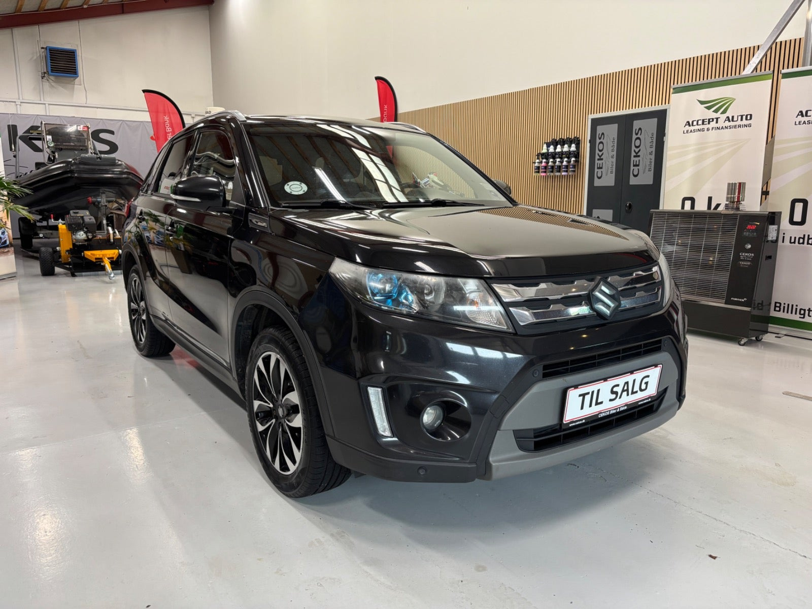 Sort Suzuki Vitara fra 2016