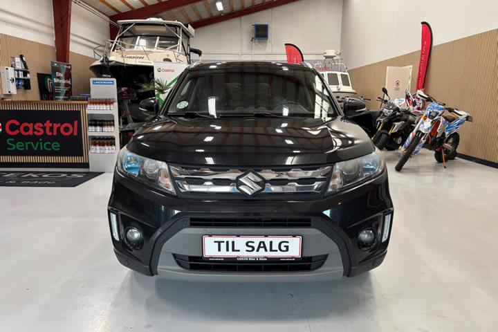 Sort Suzuki Vitara fra 2016