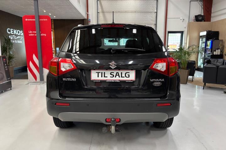 Sort Suzuki Vitara fra 2016