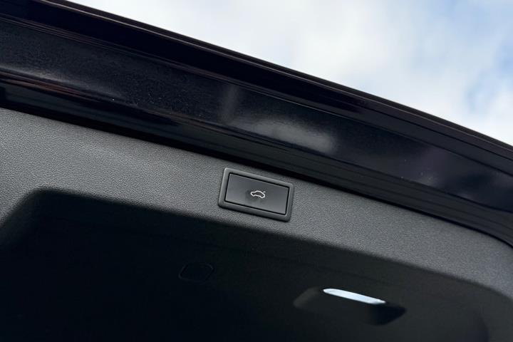 Sort Skoda Enyaq fra 2022