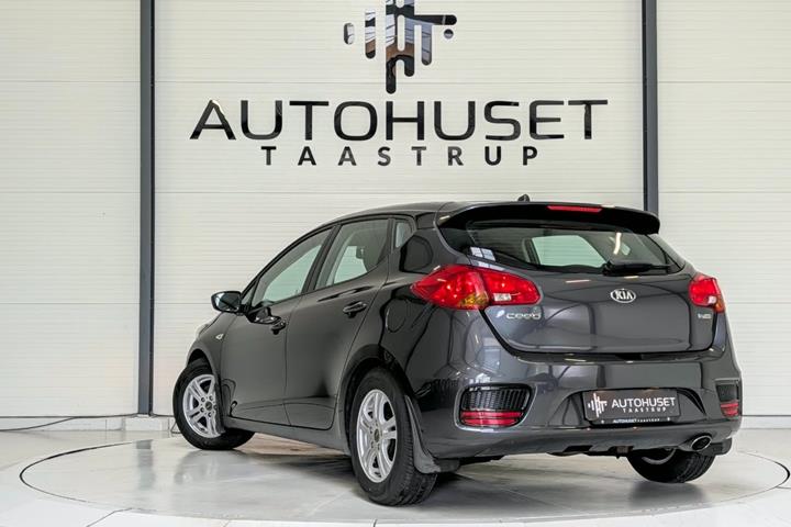Grå Kia Ceed fra 2016