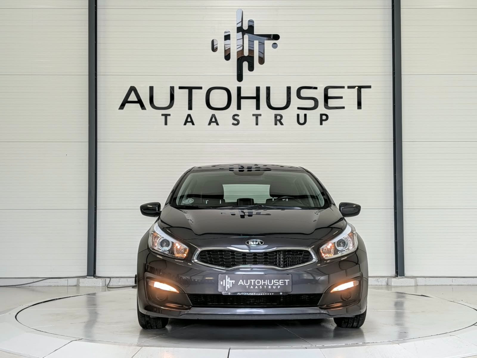 Grå Kia Ceed fra 2016