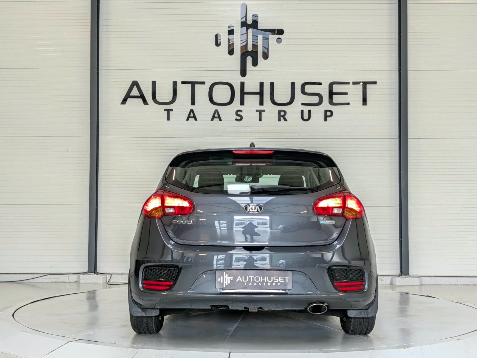 Grå Kia Ceed fra 2016