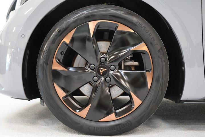 Grå Cupra Born fra 2023