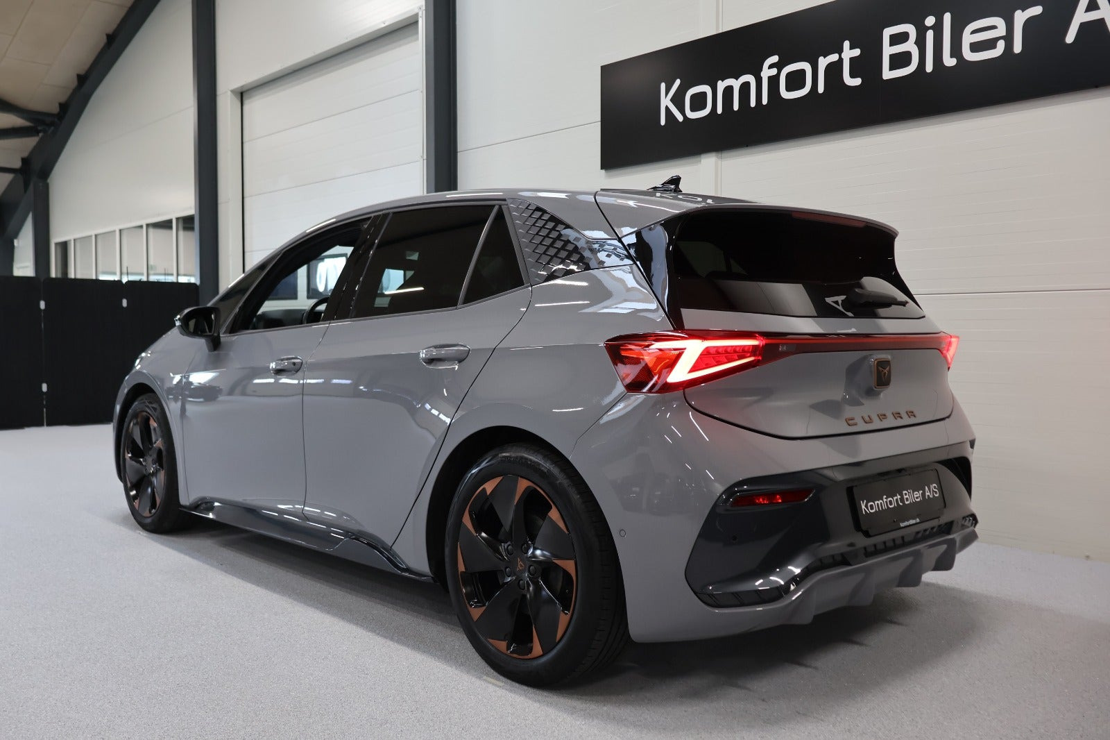 Grå Cupra Born fra 2023
