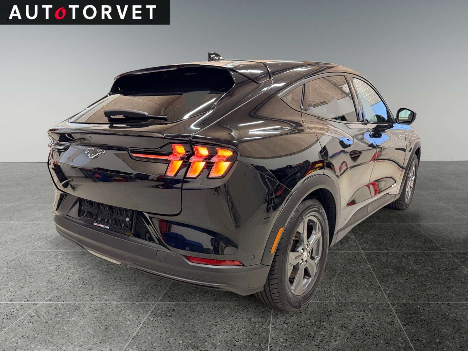 Sort Ford Mustang Mach-E fra 2021