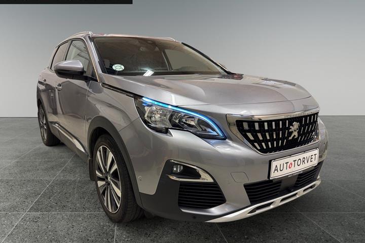 Grå Peugeot 3008 fra 2020