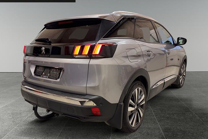 Grå Peugeot 3008 fra 2020