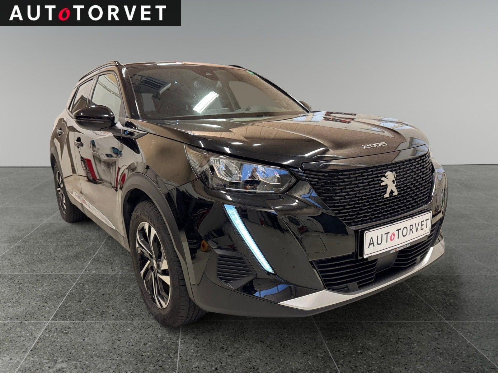 Sort Peugeot e-2008 fra 2023