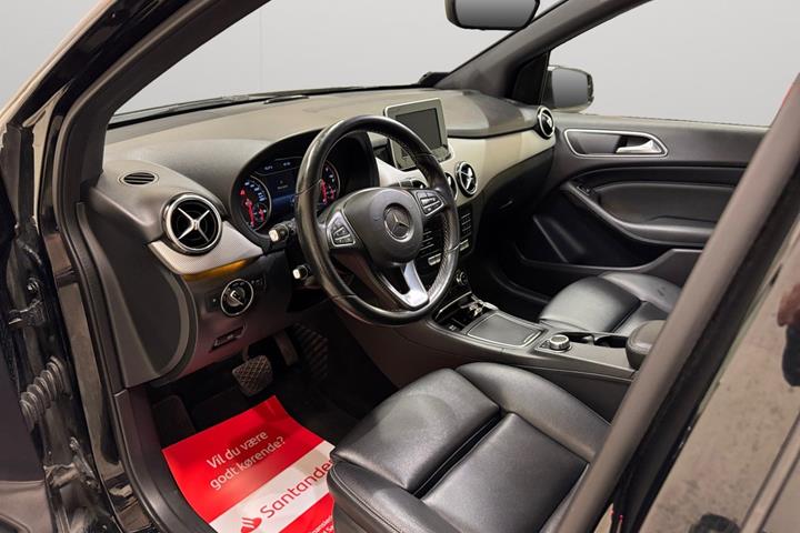 Sort Mercedes B220 d fra 2019 set indefra