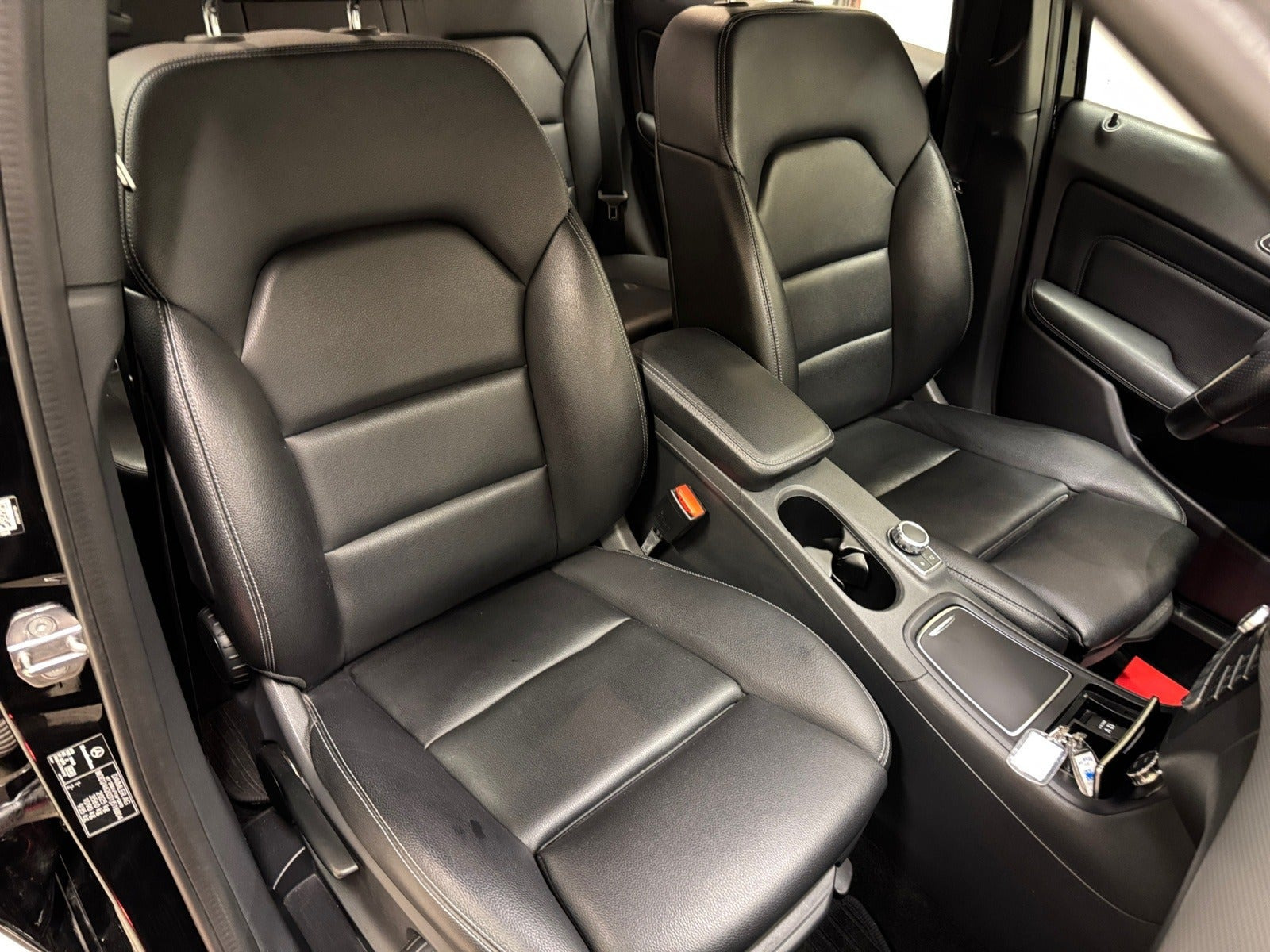 Sort Mercedes B220 d fra 2019