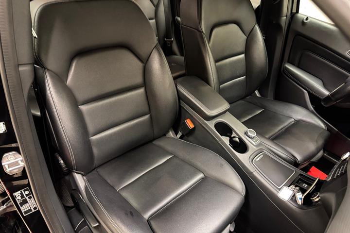 Sort Mercedes B220 d fra 2019
