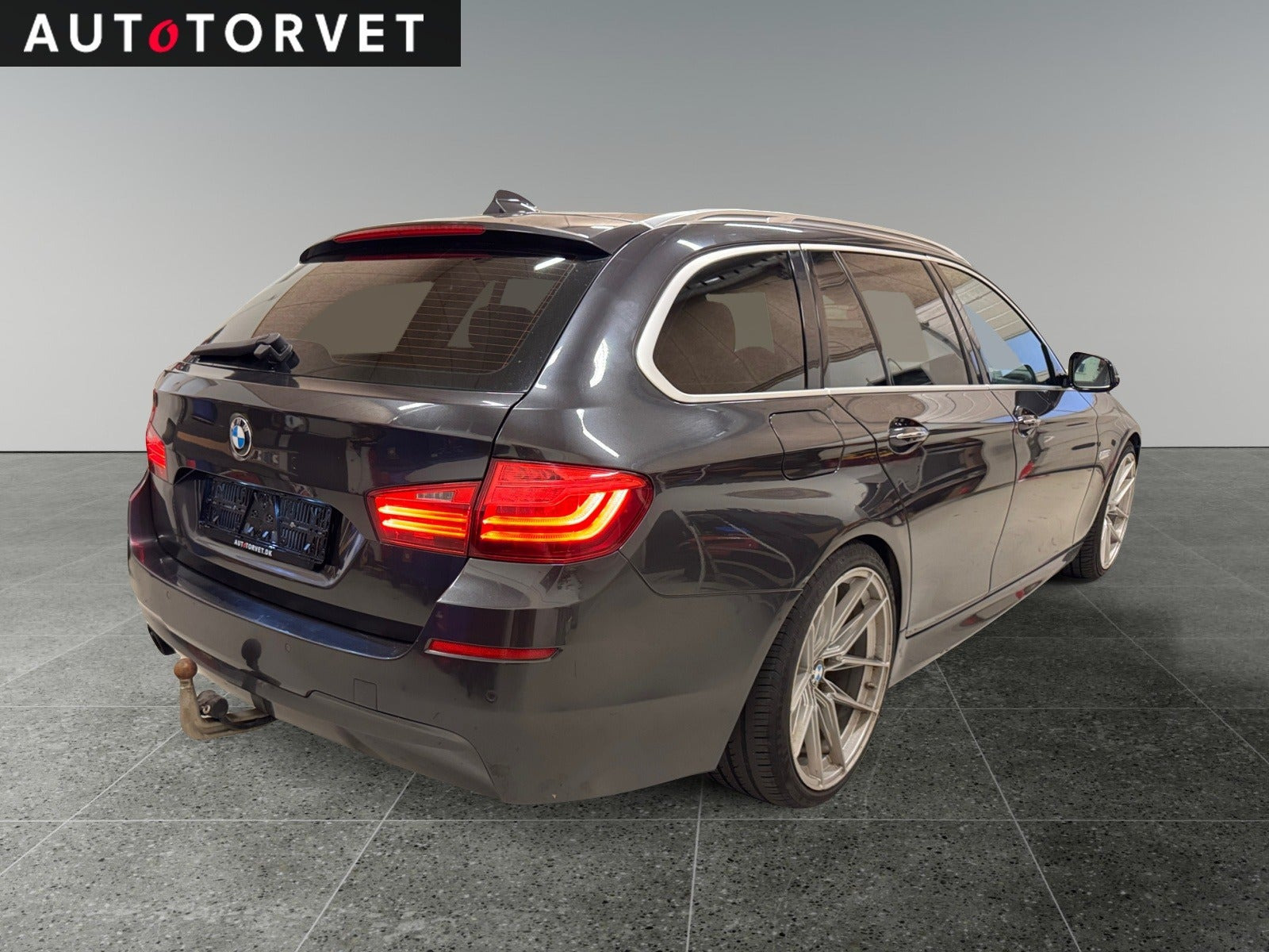 Sort BMW 520d fra 2015