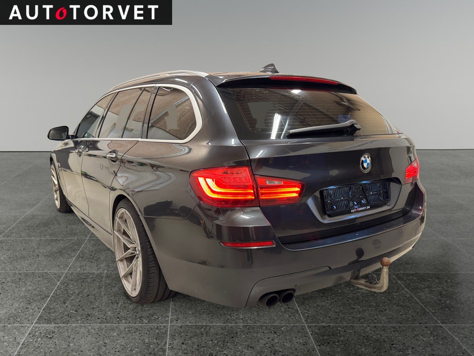 Sort BMW 520d fra 2015