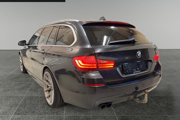 Sort BMW 520d fra 2015