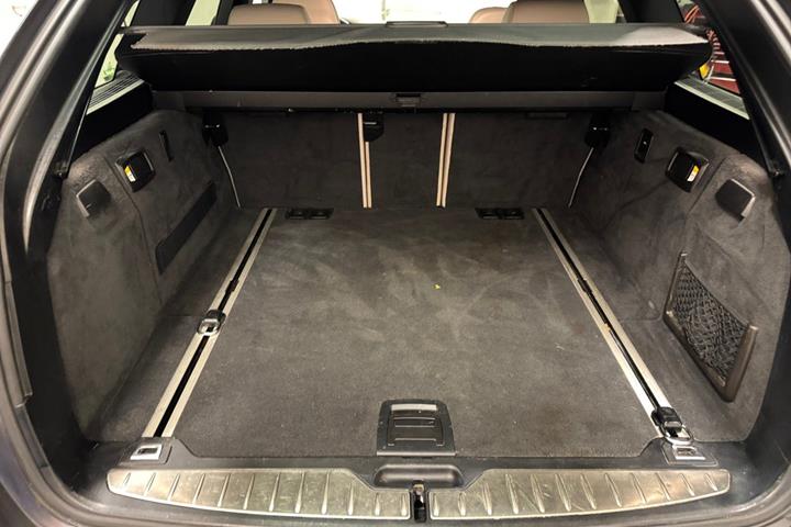 Sort BMW 520d fra 2015